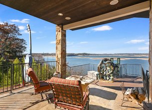 Lake Travis Waterfront Retreat With Boat Dock